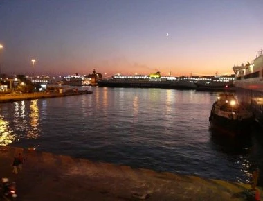Αφαντοι οι δύο Αλβανοί που απέδρασαν χθες από το λιμάνι του Πειραιά